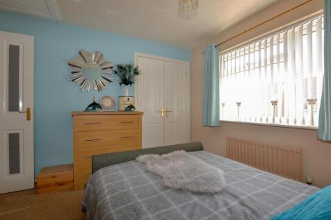 Bedroom2 3.jpg
