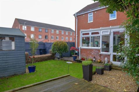 Rear Garden 2.jpg