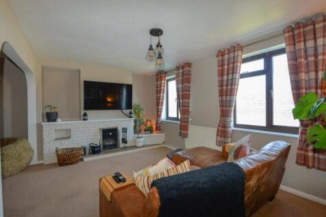 Living Room 1.jpg