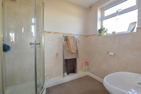 Ensuite 1.jpg