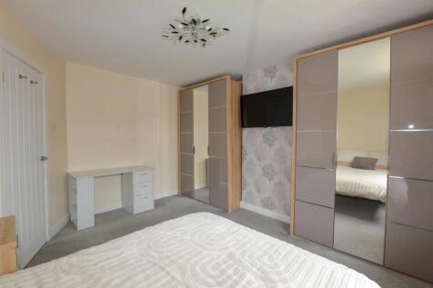 Bedroom1 2.jpg