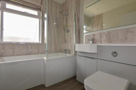 Bathroom 1.jpg