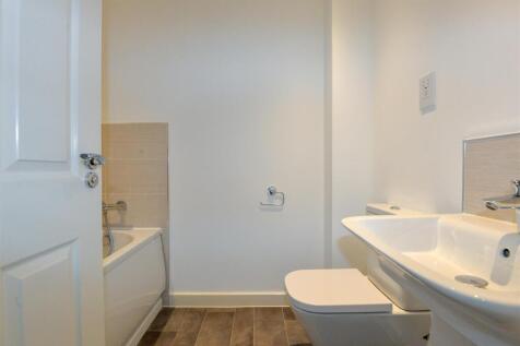 Bathroom 1.jpg