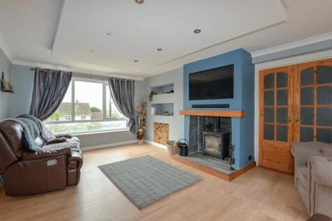 Living Room 1.jpg