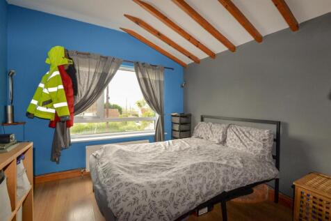 Bedroom4 1.jpg