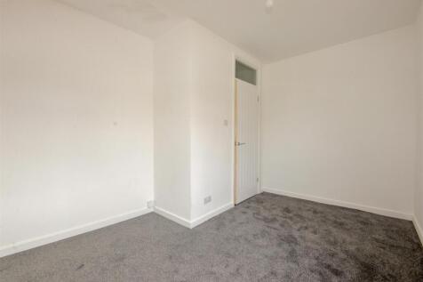Bedroom1 3.jpg