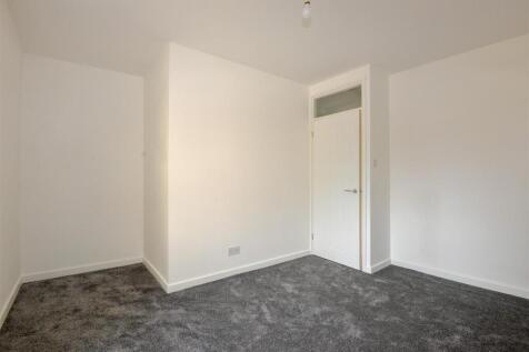 Bedroom2 3.jpg
