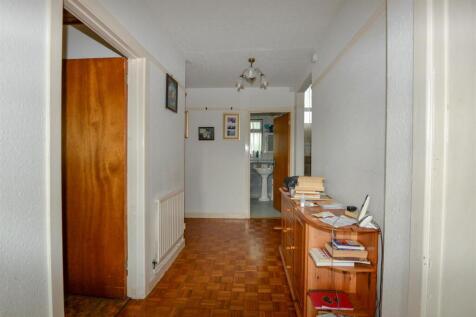 Hall 1.jpg