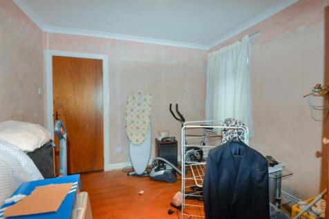Bedroom1 2.jpg