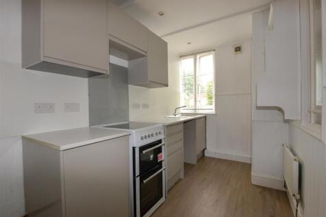 Kitchen 2.jpg