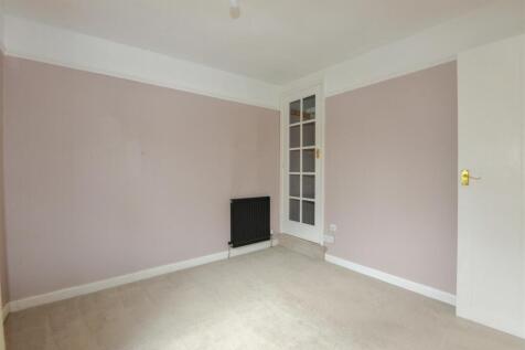 Bedroom1 3.jpg