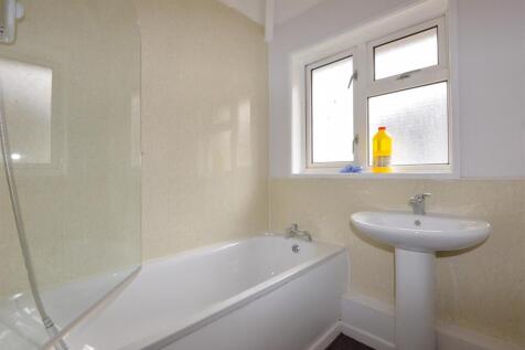 Bathroom 1.jpg