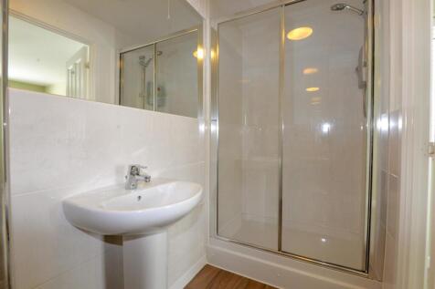 Ensuite 1.jpg