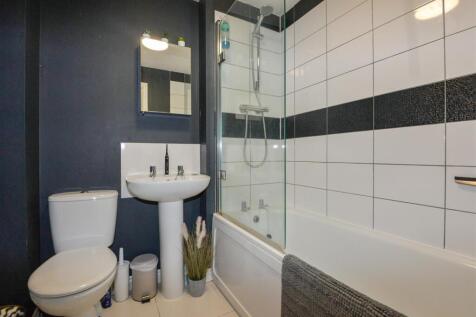 Bathroom 1.jpg