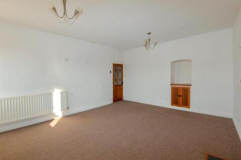 Living Room 3.jpg