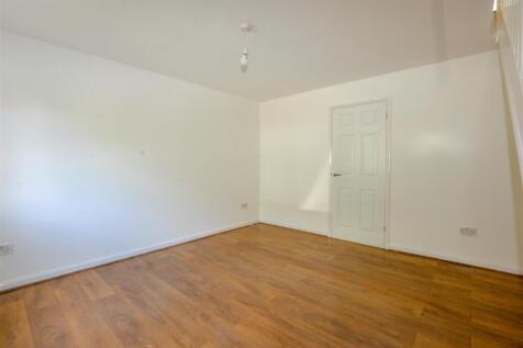 Living Room 3.jpg