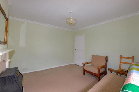 Living Room 3.jpg
