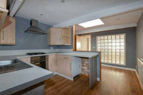 Kitchen 1.jpg