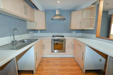 Kitchen 2.jpg