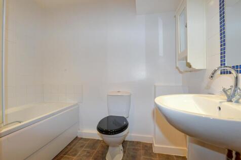 Bathroom 1.jpg