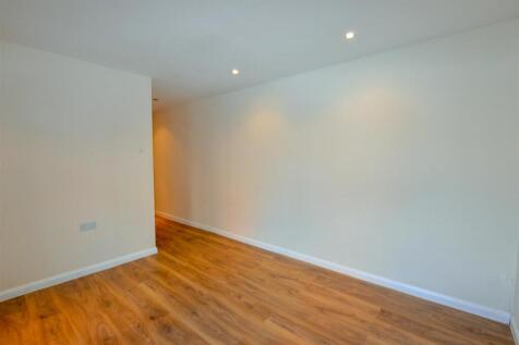 Bedroom1 3.jpg