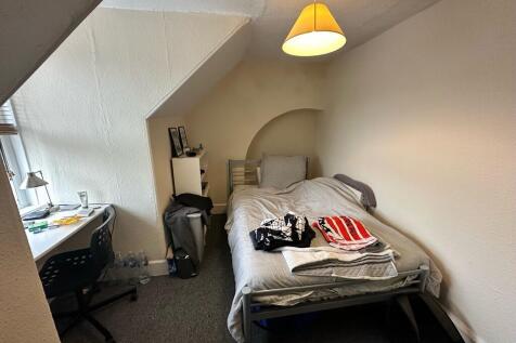 top floor bedroom...