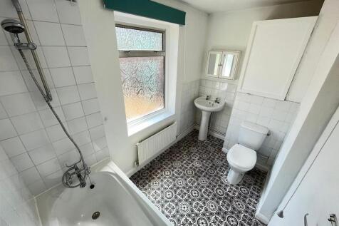 33 st johns bathr...