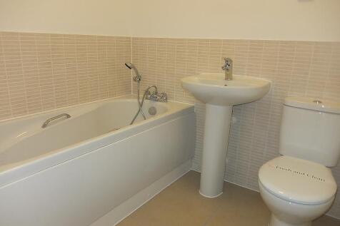 Bathroom (Main)