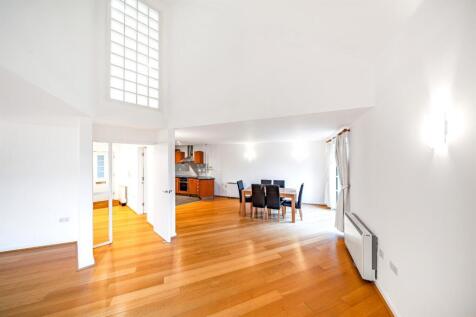 Living Area/Kitchen 