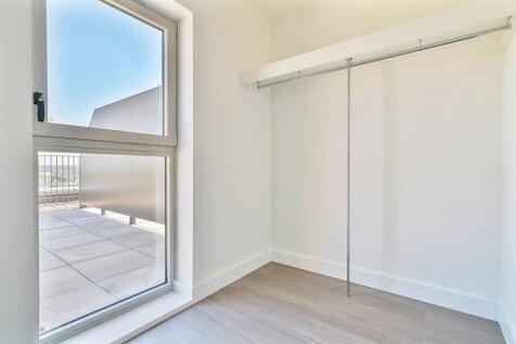 WALK-IN WARDROBE