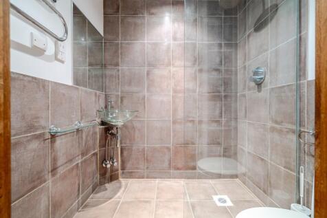 En-suite wet room