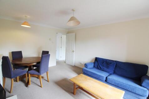 Living/dining area