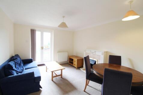 Living/dining area