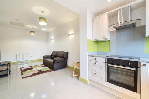Lounge/ Kitchen