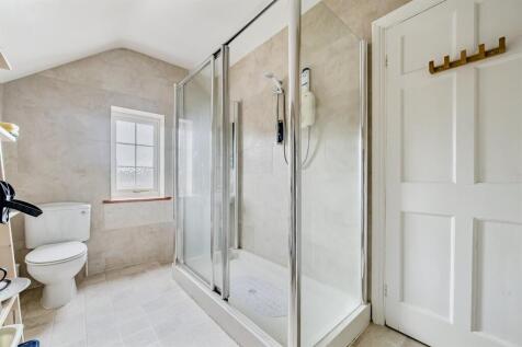 Top floor shower roo