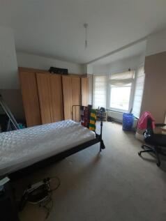 Front bedroom.jpg