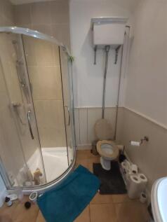 Bathroom 1.jpg