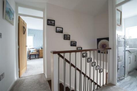 Upstairs hall.jpg