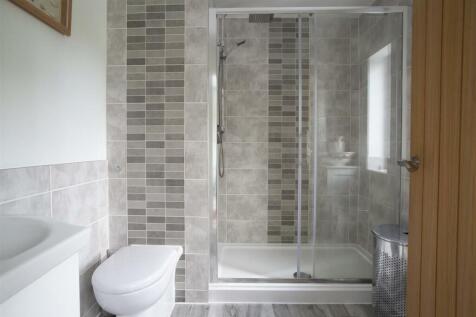 En-suite 2.jpg