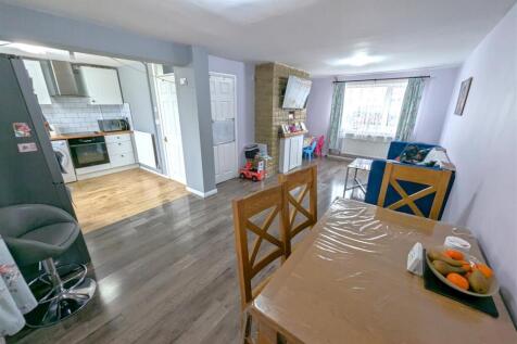 PXL_20250212_121639272.RAW-01.COVER.jpg