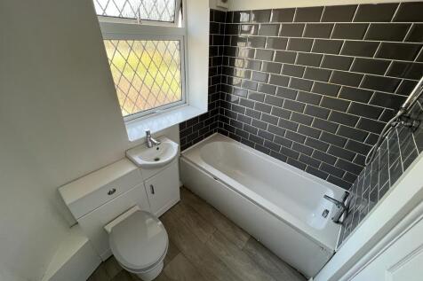 willow bathroom.JPG