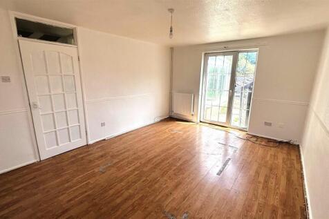 Livingroom 1.jpg
