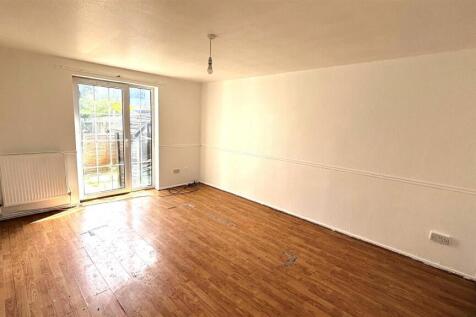 Livingroom 3.jpg