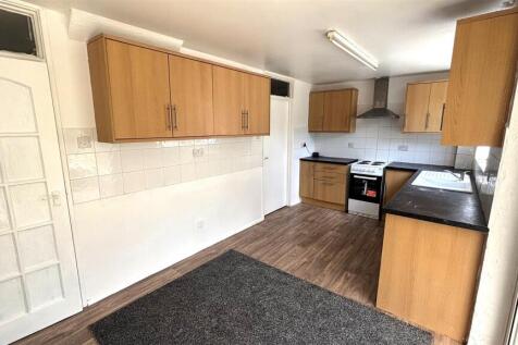 Kitchen 1.jpg