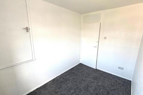 Bedroom 2.2.jpg