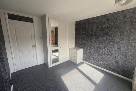 Bedroom 1.1.jpg