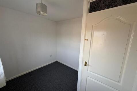 Bedroom 2.2.jpg