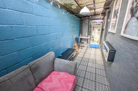 PXL_20240916_125202043.RAW-01.COVER.jpg