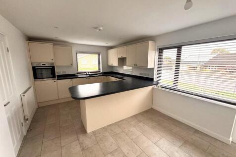 WhatsApp Image 2025-10-20 at 09.48.38_010d11de.jpg