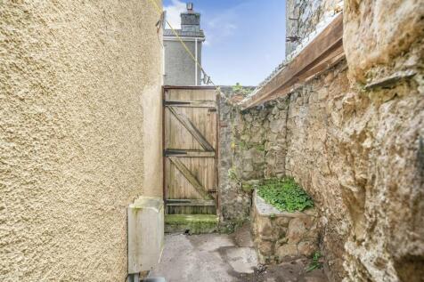 Clare St Side Alley.jpg